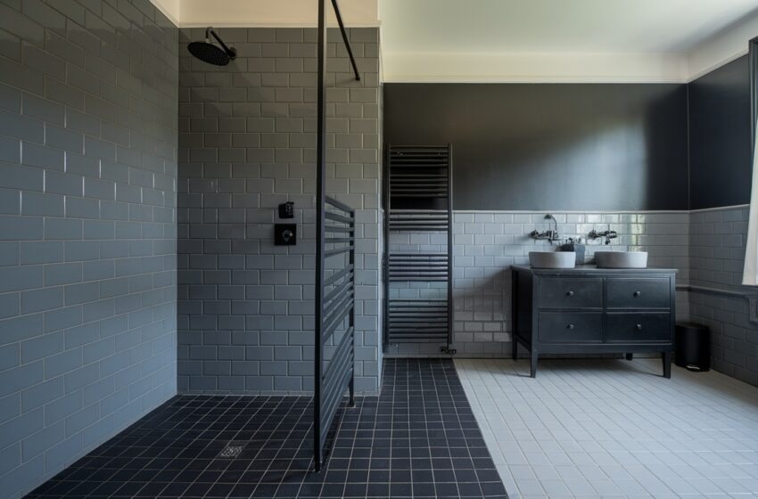  10 Stunning Black and Grey Bathroom Ideas for a Modern Look