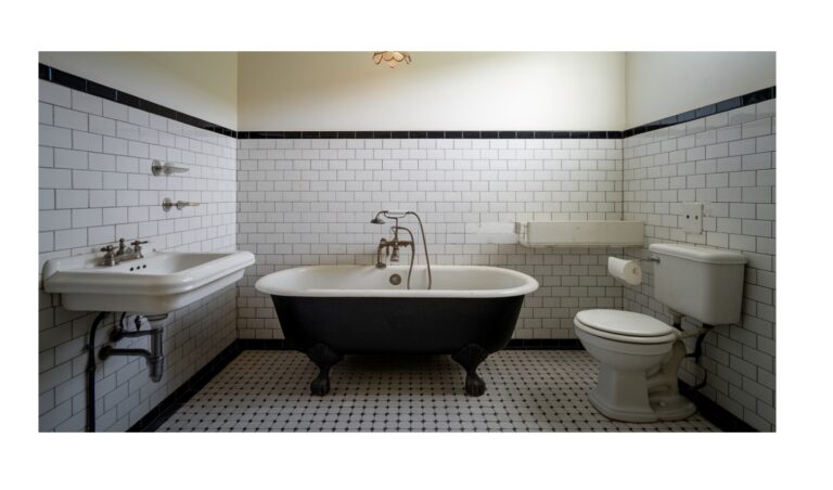 Black and White Tile Bathroom Ideas