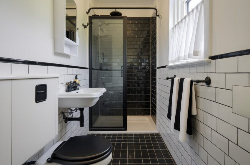  10 Chic Black and White Bathroom Ideas for Small Spaces